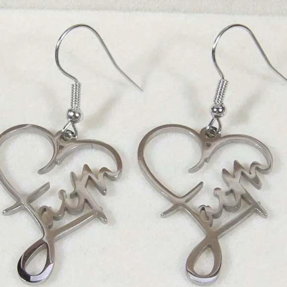 Stunning Faith Cross Heart Pendant Elegant Dangle Silver Plated Earrings - Picture 2 of 6